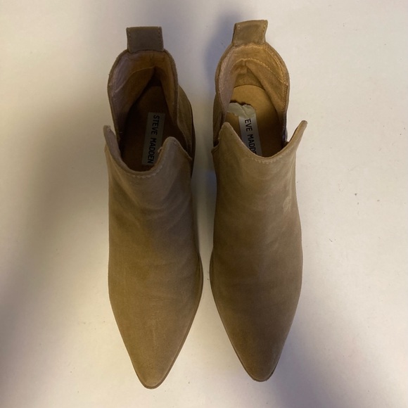 Steve Madden Cream Suede Point Toe Ankle Boots size 7 - Picture 6 of 16